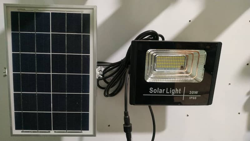 خرید پروژکتور خورشیدی ایرانی ضدآب + بهترین قیمت